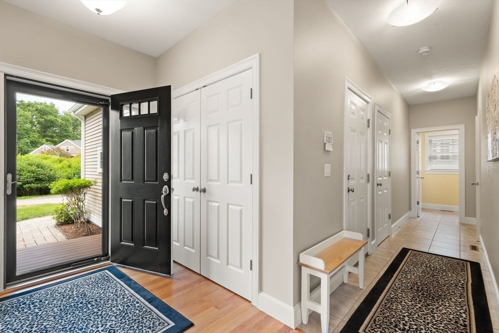 43 Winterberry Ln