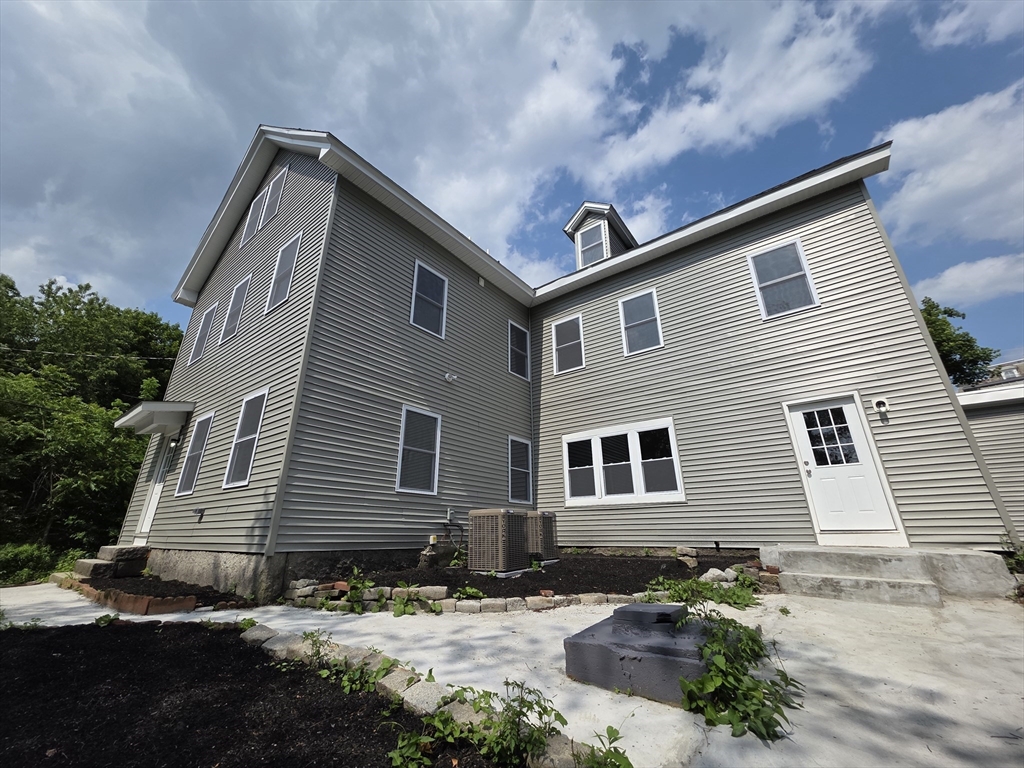 29 Goodwin St