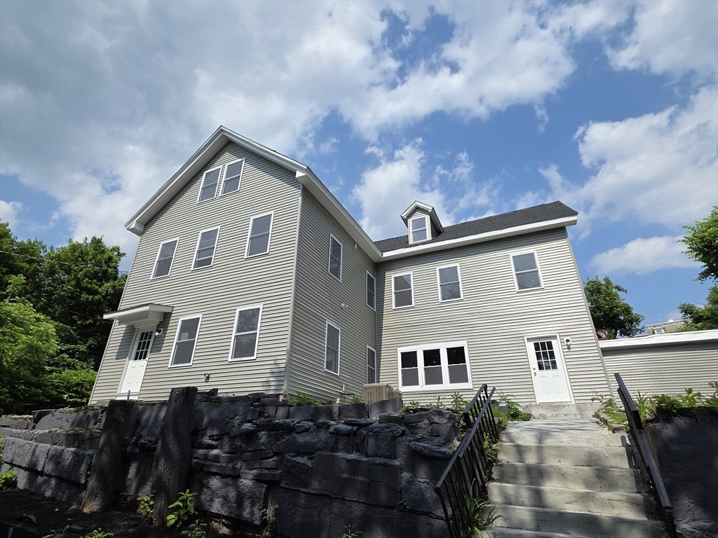29 Goodwin St