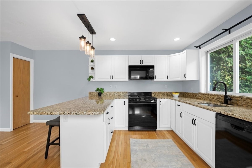343 Captain Eames Cir 38C