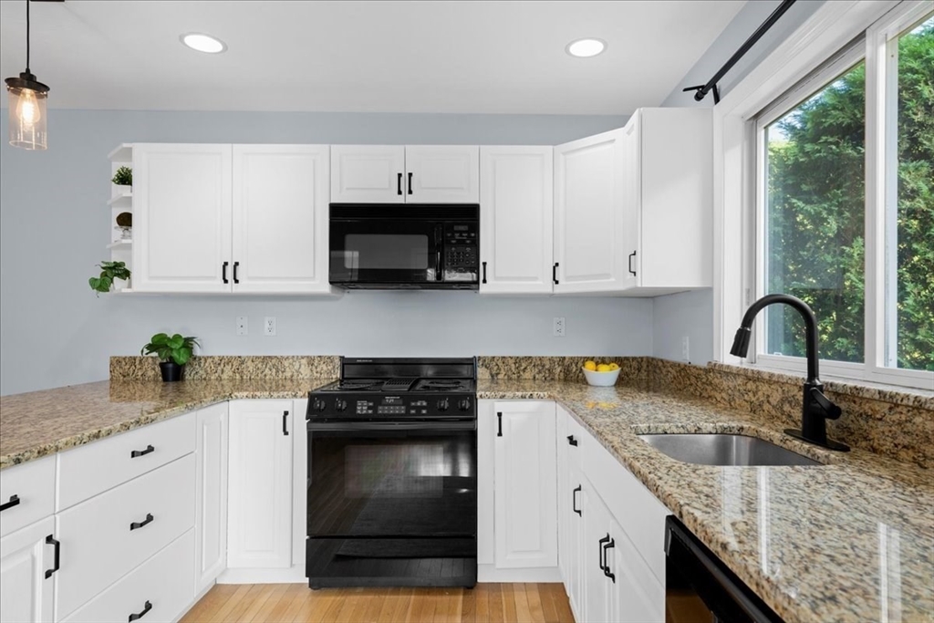 343 Captain Eames Cir 38C