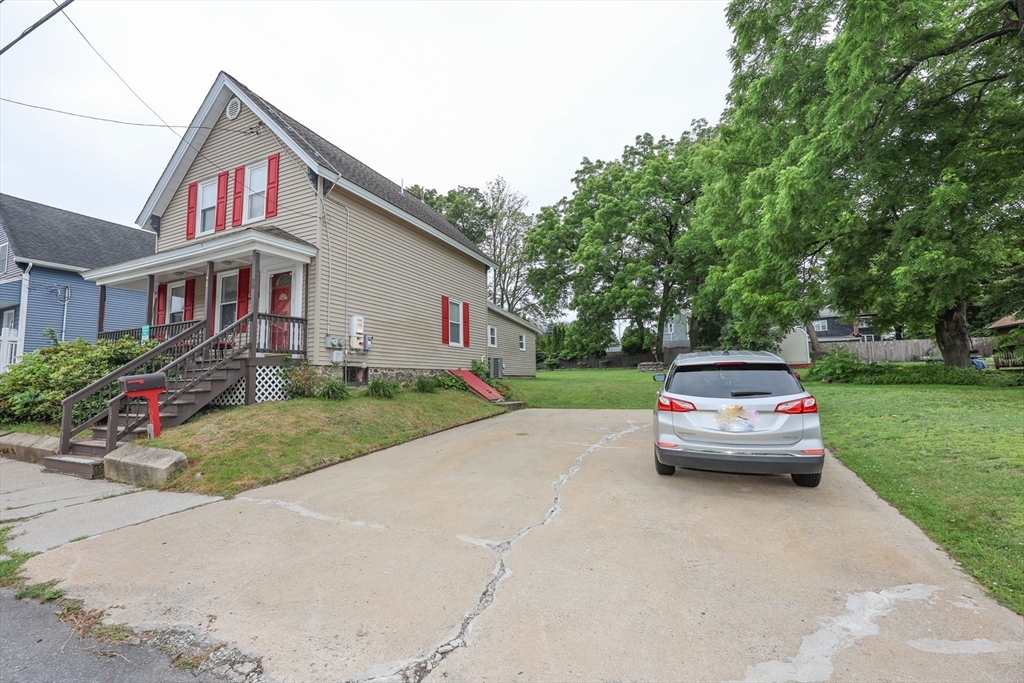 98 Humphrey St