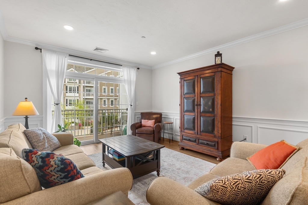 320 Middlesex Ave B205