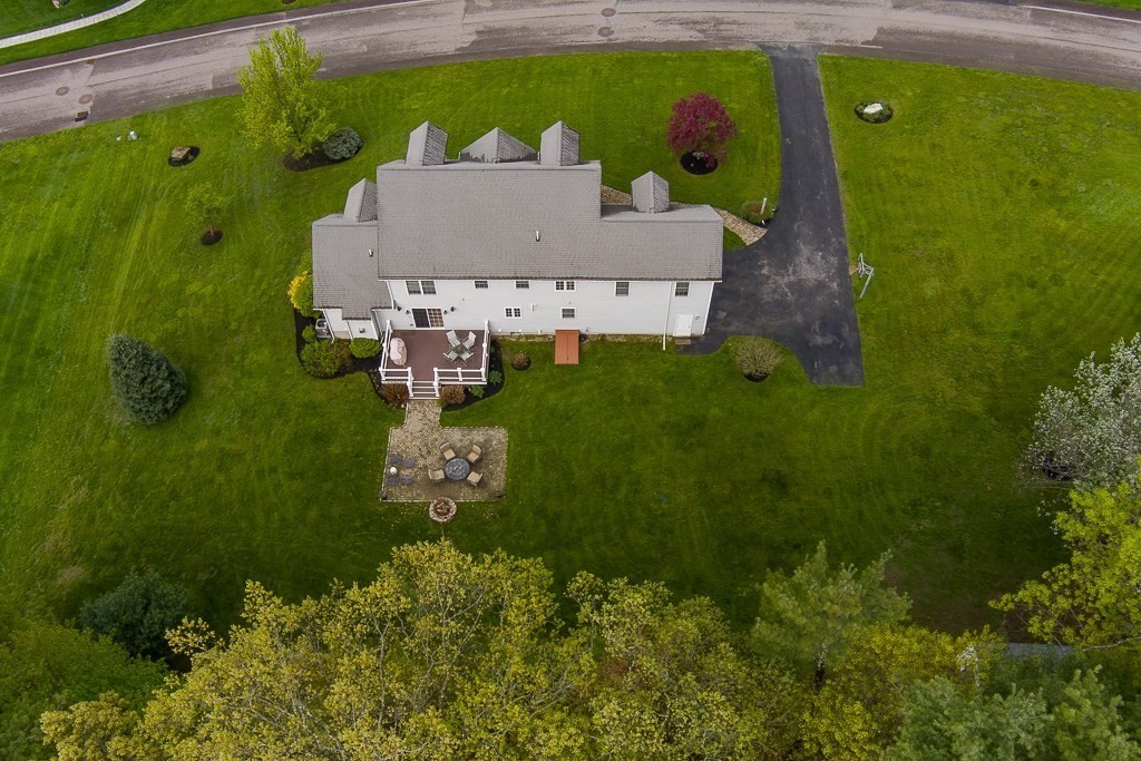 26 Mountain Laurel Rd