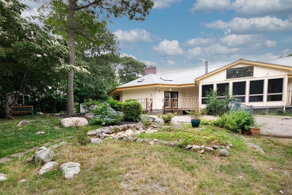106 Ambleside Dr