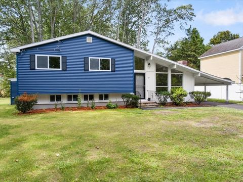115 Edgewood St Lowell MA 01852