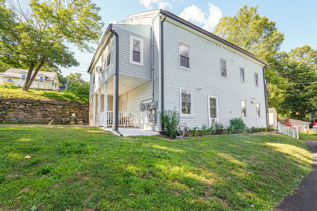 621 Main St