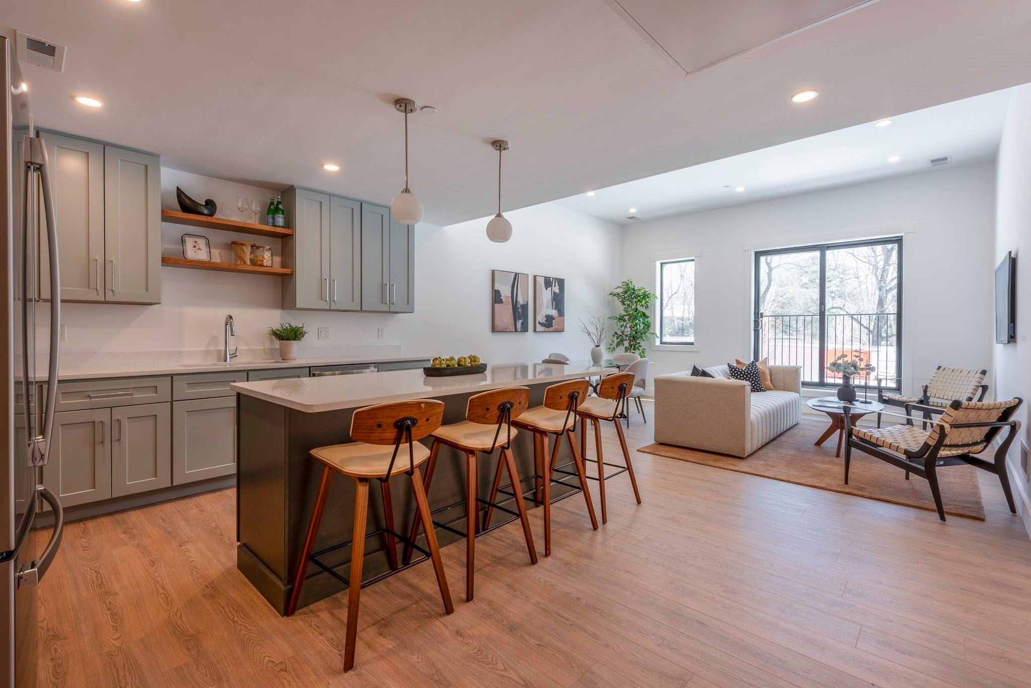 1060 Main St 306