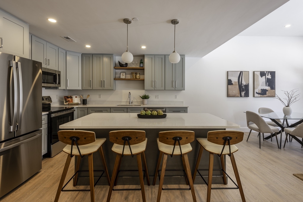 1060 Main St 306