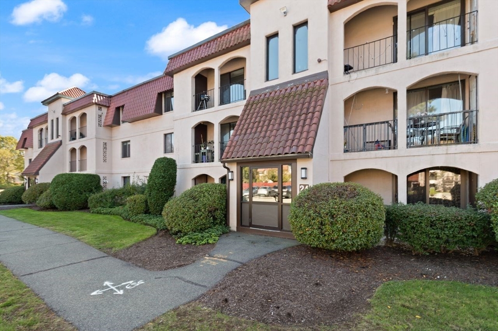 685 Oak Street 24-3