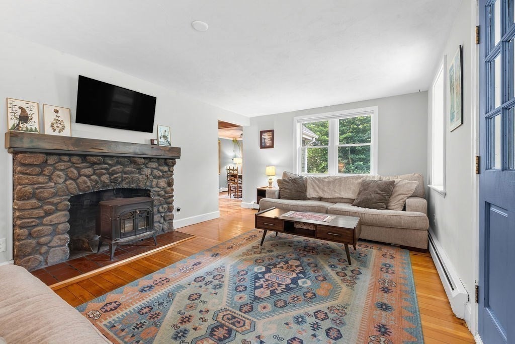 287 Taunton St, Wrentham, MA, 287 Taunton St, Wrentham, MA Photo #9