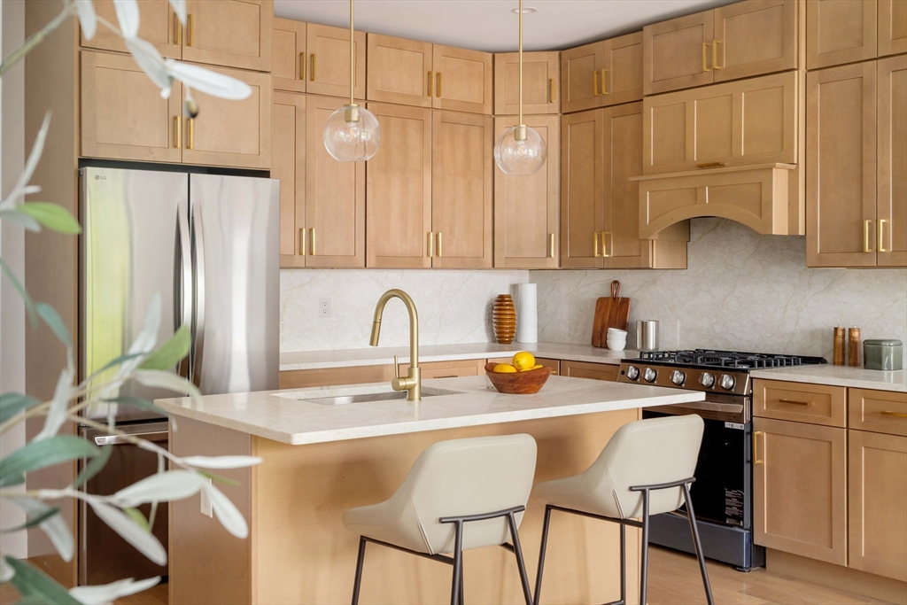 95 Addison Street PH8