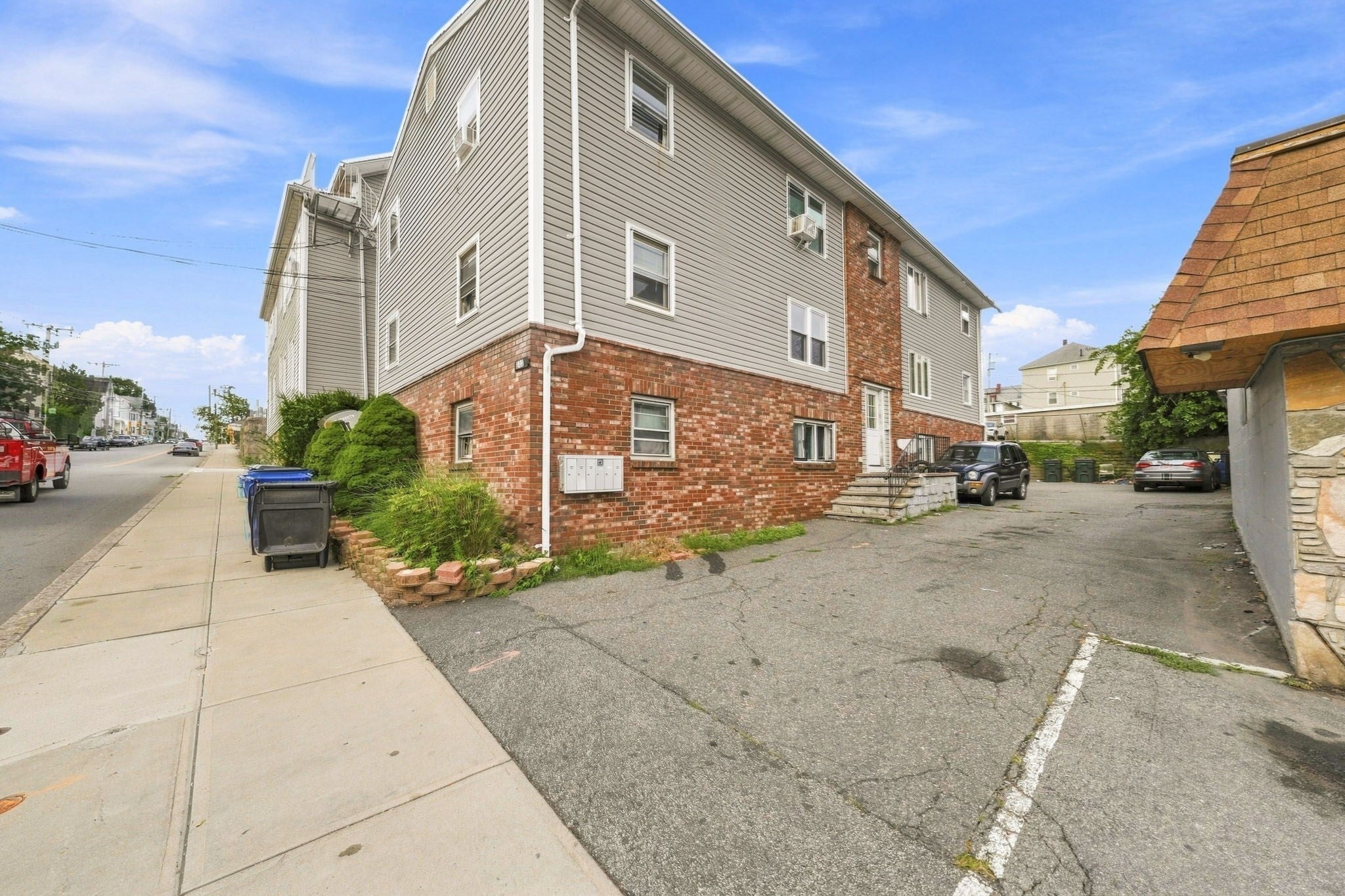 Photo of 243 Robeson St, Fall River, MA
