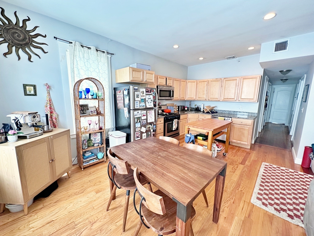 194 Marion St 3