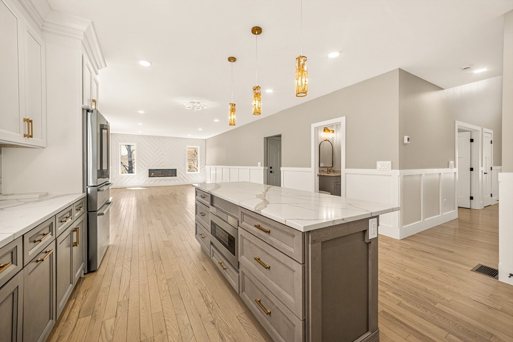 10 Falcon Dr