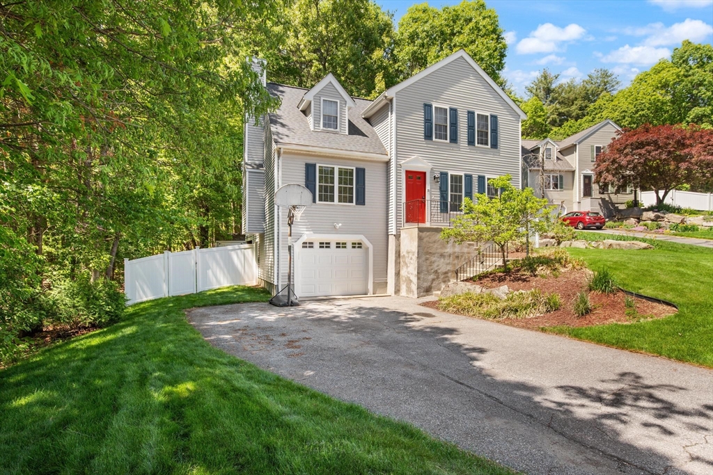2 Maura Cir