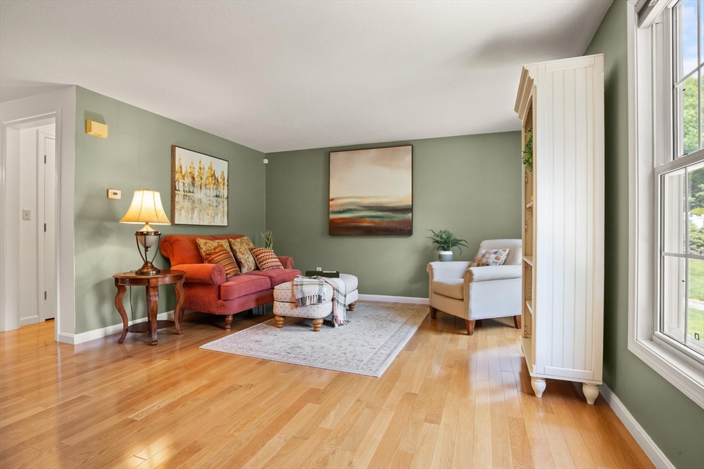 2 Maura Cir