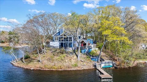 11 Sunset Ln Shrewsbury MA 01545