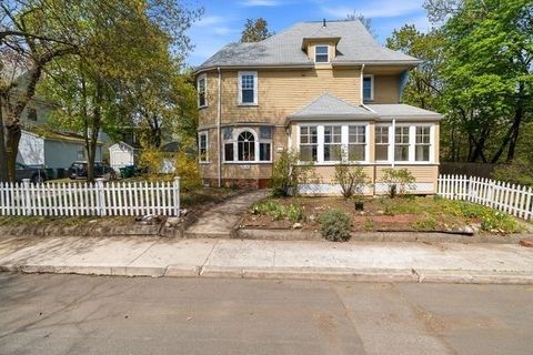 Photo of 10 Oak Bluff St, Medford, MA 02155 (MLS # 73514131)