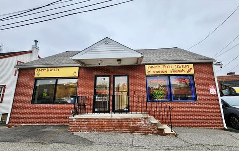 717 Middlesex St Lowell MA 01851
