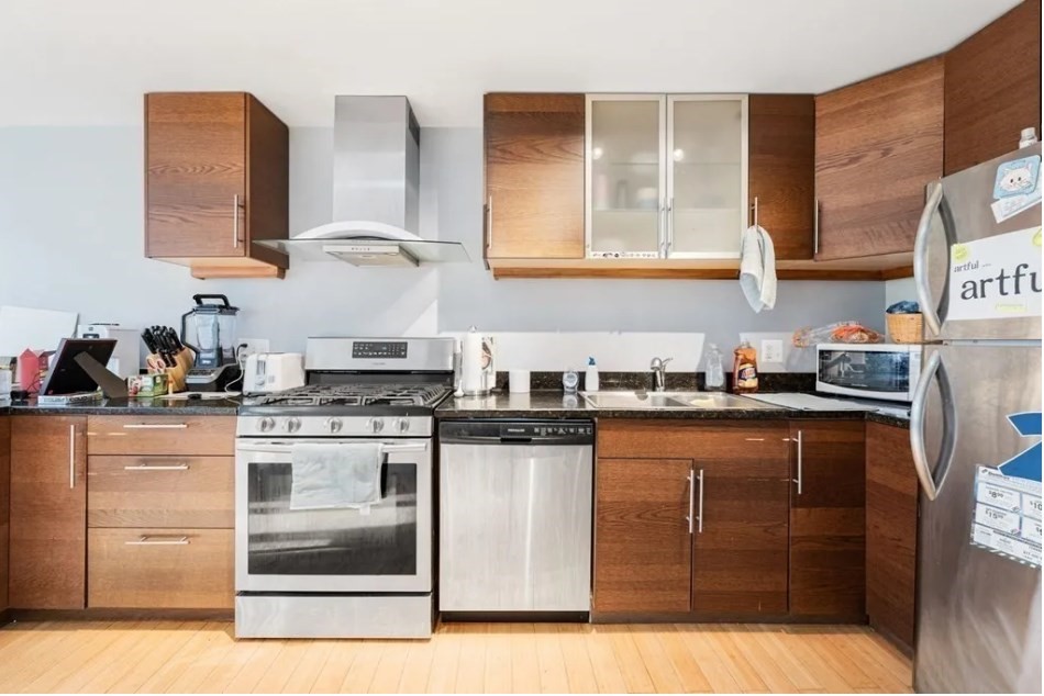 1431-1433 Tremont St 3