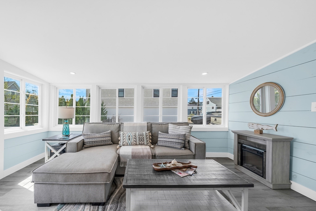 237 Northern Blvd, Newburyport, MA Photo #3