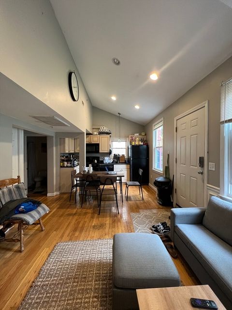 89 Spring St 3 Cambridge MA 02141