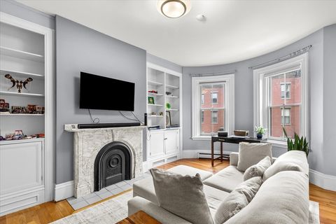 Photo of 93 Pembroke St #2, Boston, MA 02118 (MLS # 73519608)