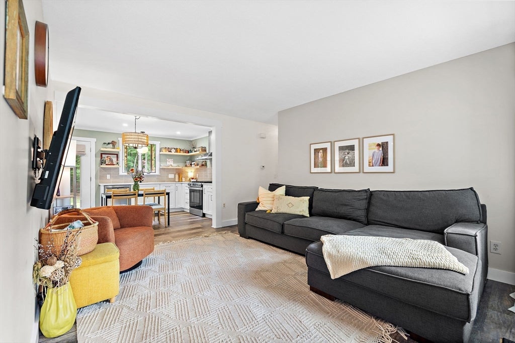 100 Delmar Dr