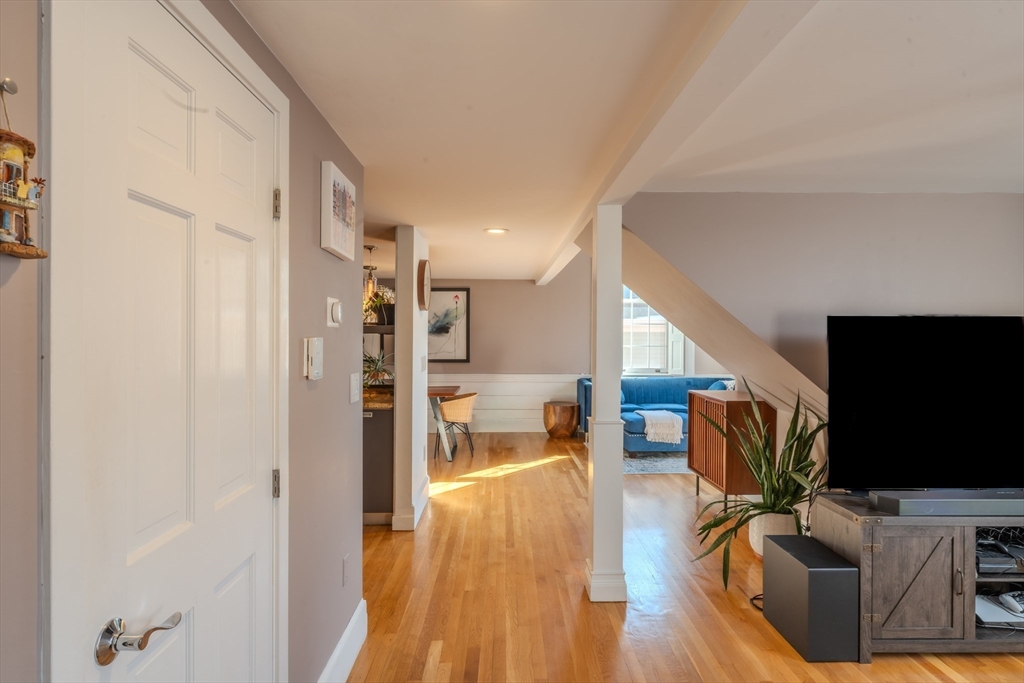 129 Essex St 8