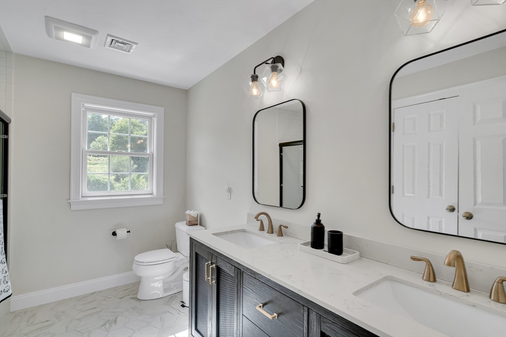 Millis, Massachusetts 02054, United States, 4 Bedrooms Bedrooms, ,4 BathroomsBathrooms,Residential,Active,83301