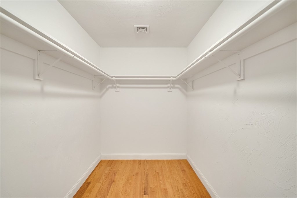 Millis, Massachusetts 02054, United States, 4 Bedrooms Bedrooms, ,4 BathroomsBathrooms,Residential,Active,83301