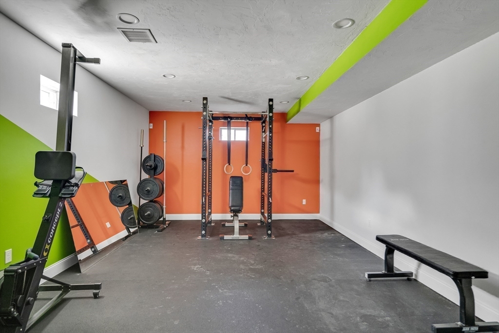 Millis, Massachusetts 02054, United States, 4 Bedrooms Bedrooms, ,4 BathroomsBathrooms,Residential,Active,83301