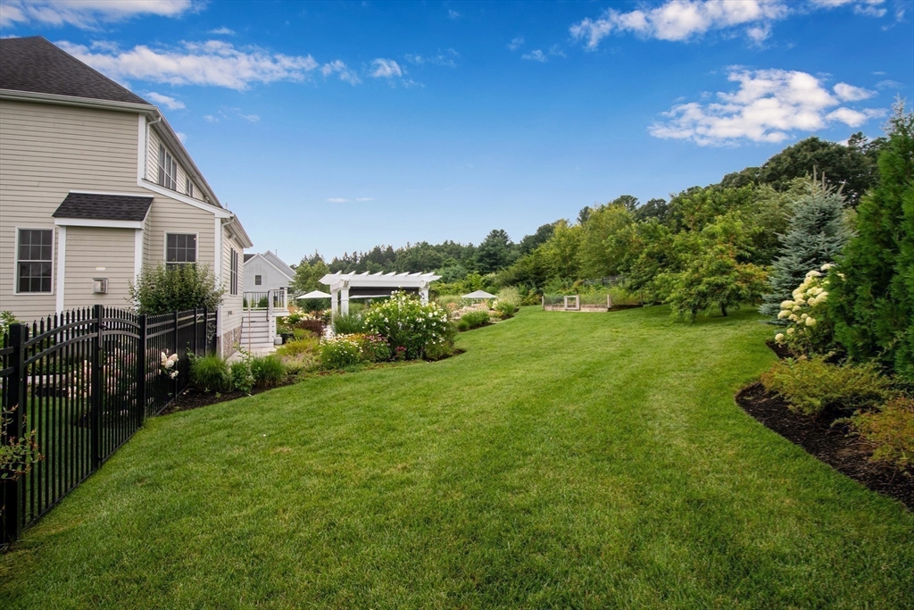 Millis, Massachusetts 02054, United States, 4 Bedrooms Bedrooms, ,4 BathroomsBathrooms,Residential,Active,83301