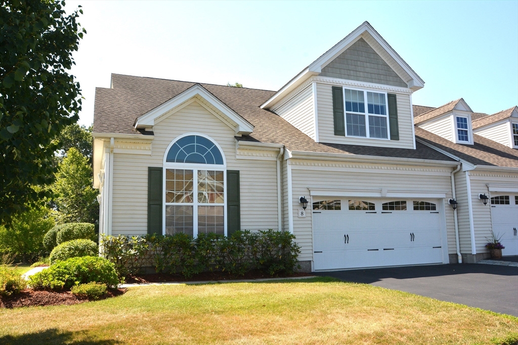 8 Hopkins Circle 8