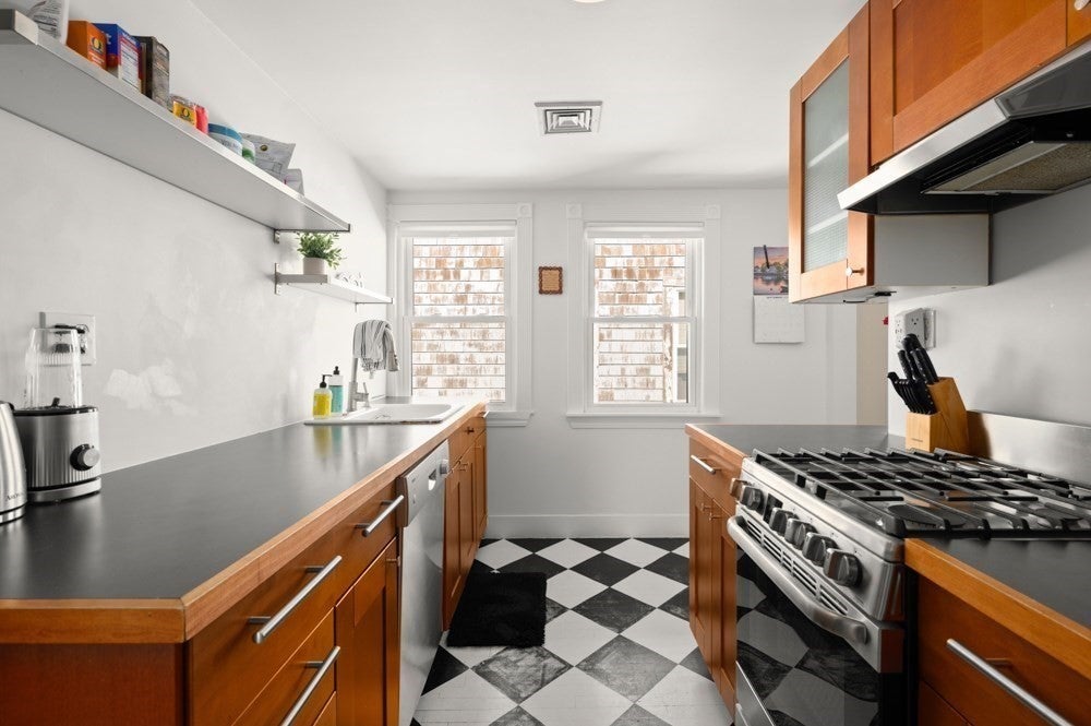 72 Lexington Ave #3, Somerville, MA Photo #12