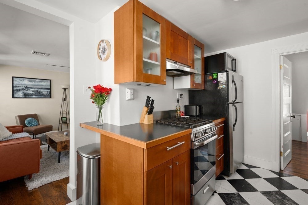 72 Lexington Ave #3, Somerville, MA Photo #14