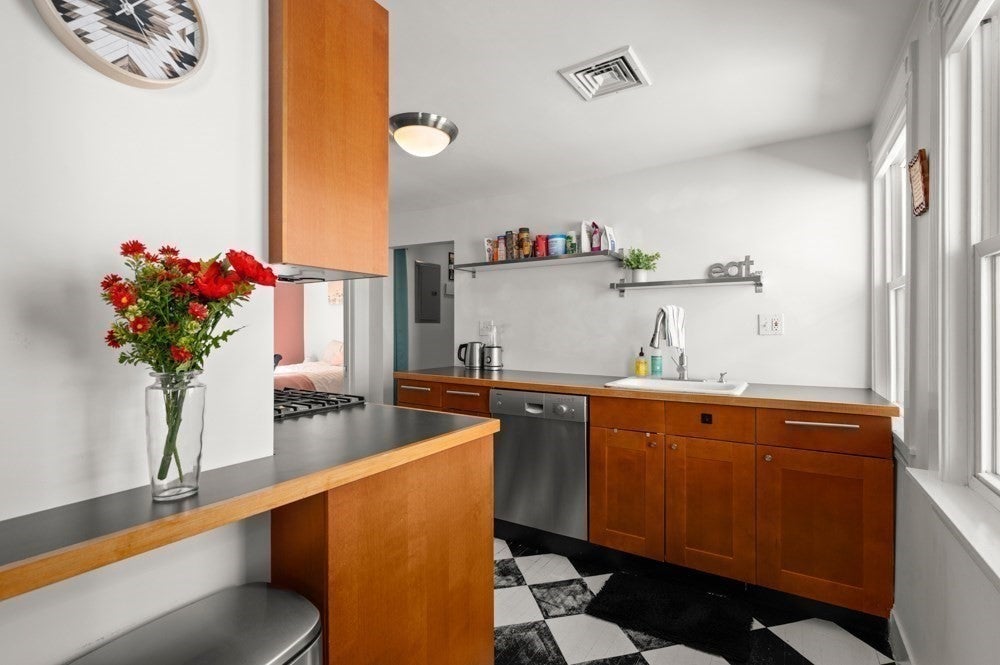 72 Lexington Ave #3, Somerville, MA Photo #13