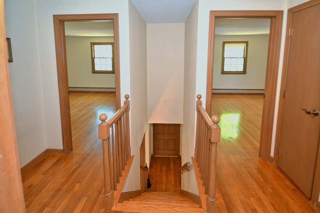 4 Applecrest Rd, Andover, MA Photo #10