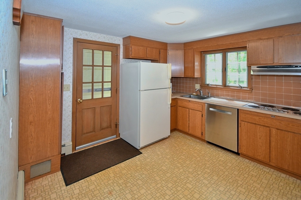 4 Applecrest Rd, Andover, MA Photo #7