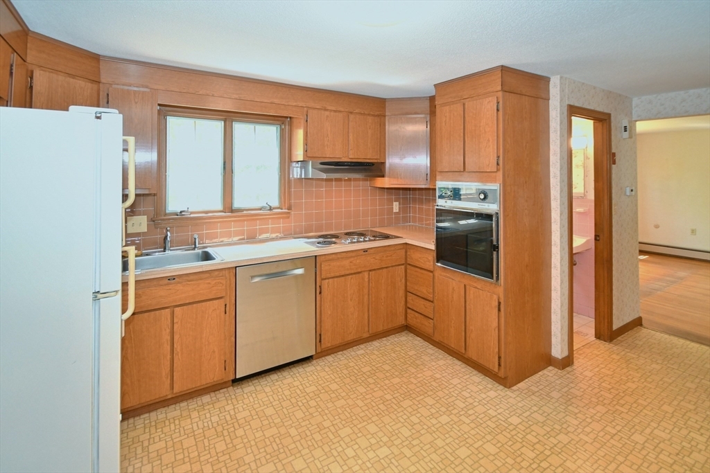 4 Applecrest Rd, Andover, MA Photo #8