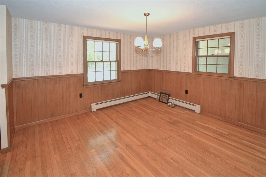 4 Applecrest Rd
