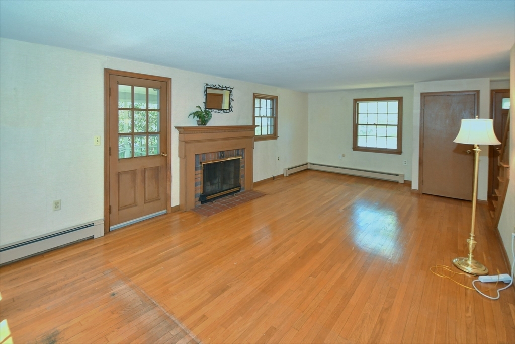4 Applecrest Rd