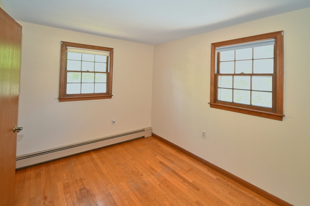 4 Applecrest Rd, Andover, MA Photo #14