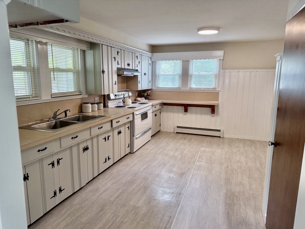 33 Highland St, Webster, MA, 33 Highland St, Webster, MA Photo #8