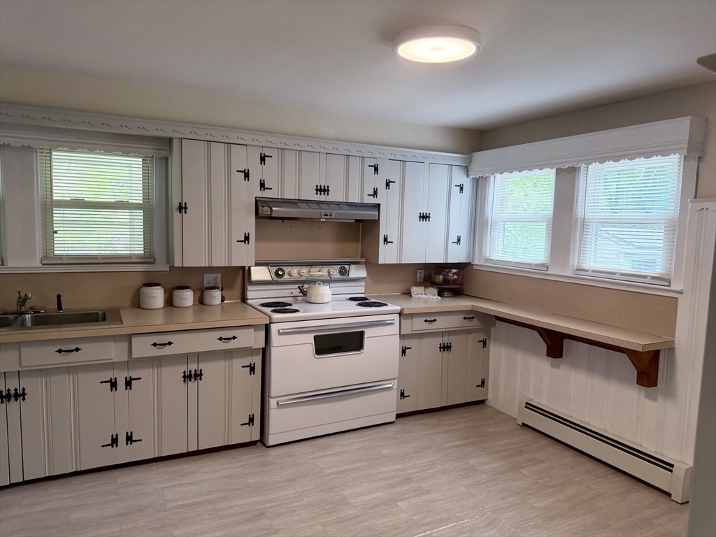33 Highland St, Webster, MA, 33 Highland St, Webster, MA Photo #11