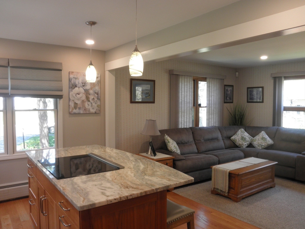 236 Cumberland Ave, North Attleboro, MA Photo #6
