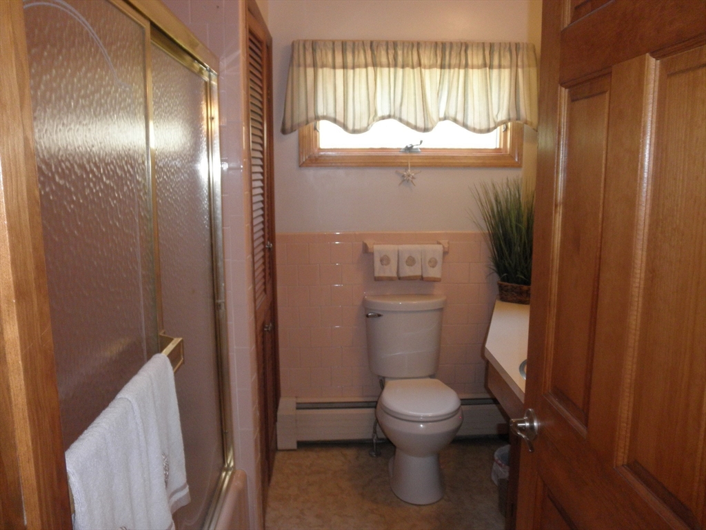 236 Cumberland Ave, North Attleboro, MA Photo #9