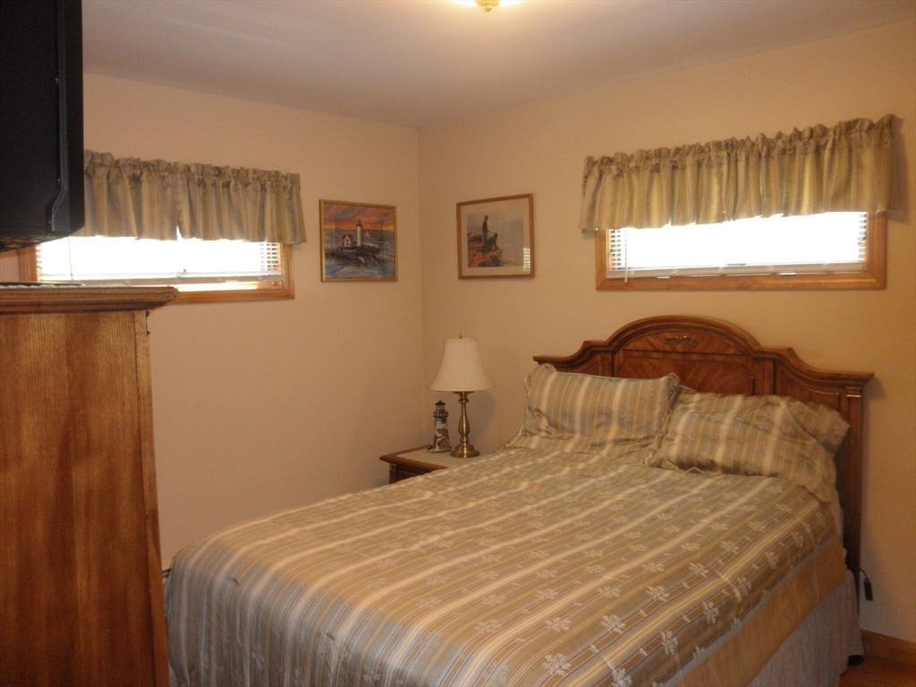236 Cumberland Ave, North Attleboro, MA Photo #8