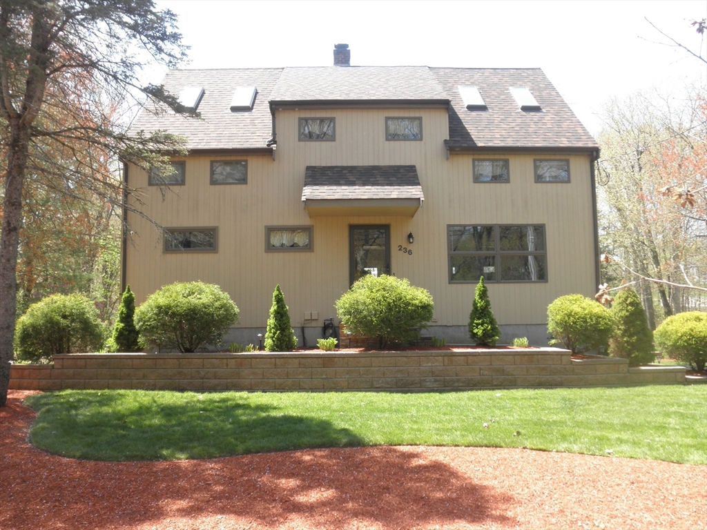 236 Cumberland Ave, North Attleboro, MA Photo #1